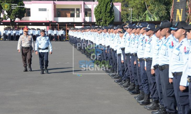 Kemenkumham Jabar Berikan Pembinaan Fisik, Mental dan Disiplin kepada Ratusan Petugas Kemenkumham Jabar Berikan Pembinaan Fisik, Mental dan Disiplin kepada Ratusan Petugas