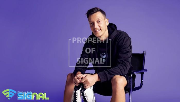 Cara Mesut Oezil Lebih Dekat dengan Fansnya di Indonesia Cara Mesut Oezil Lebih Dekat dengan Fansnya di Indonesia