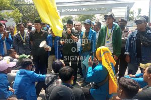 Usai Pendemo Jebol Pagar, Ketua DPRD Indramayu Baru Bersedia Menemui, Ini Alasannya