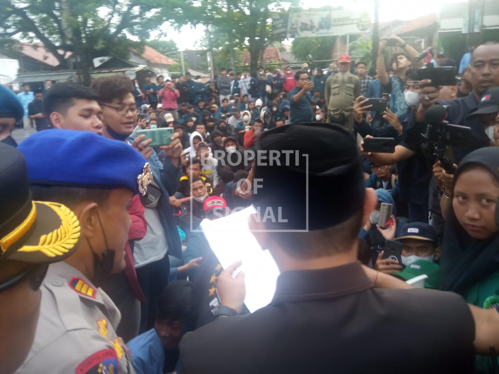 Lagi, Mahasiswa di Indramayu Geruduk Kantor DPRD Tolak Kenaikan BBM Lagi, Mahasiswa di Indramayu Geruduk Kantor DPRD Tolak Kenaikan BBM