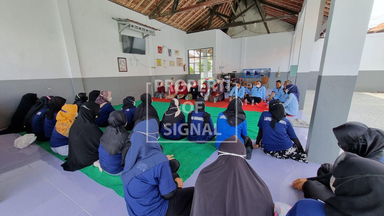 Jum’at Berkah, INI Beri Tausiyah & Bingkisan Pada WBP Wanita Lapas Indramayu Jum’at Berkah, INI Beri Tausiyah & Bingkisan Pada WBP Wanita Lapas Indramayu