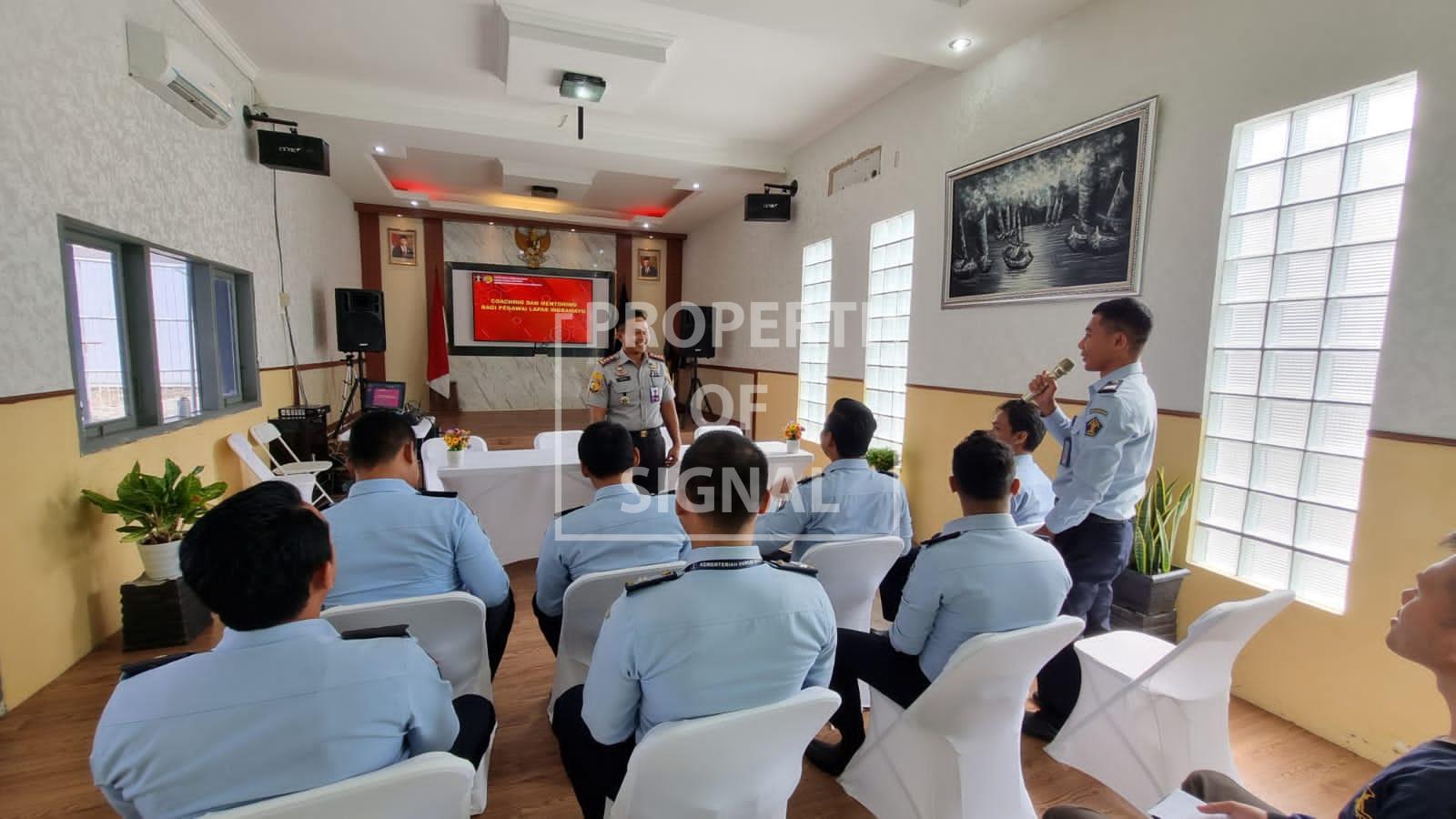 Kembangkan SDM Dalam Pembangunan ZI menuju WBK/WBBM, Kalapas Indramayu Beri Pembinaan pada Jajarannya Kembangkan SDM Dalam Pembangunan ZI menuju WBK/WBBM, Kalapas Indramayu Beri Pembinaan pada Jajarannya