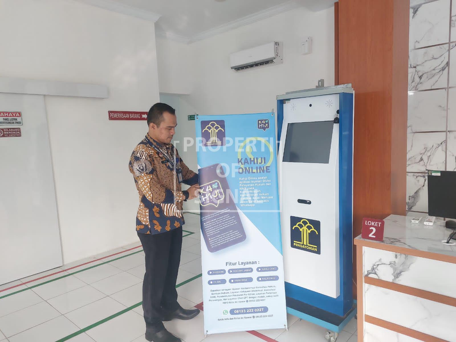 Lapas Indramayu Pasang Banner “Kahiji Online” di Ruang Pelayanan Lapas Indramayu Pasang Banner “Kahiji Online” di Ruang Pelayanan