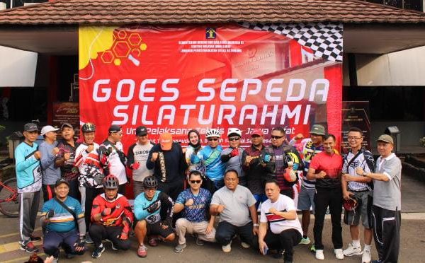 Tingkatkan Kebersamaan, Kalapas Indramayu Ikuti Gowes Bersama Jajaran Pemasyarakatan se – Jabar Tingkatkan Kebersamaan, Kalapas Indramayu Ikuti Gowes Bersama Jajaran Pemasyarakatan se – Jabar