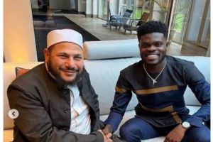 Gelandang Arsenal Thomas Partey, jadi Mualaf