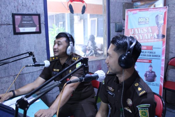 Kejari Indramayu Lakukan Penyuluhan Hukum Melalui Program Jaksa Menyapa