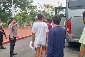 Kurangi Over Kapasiti & Cegah Potensi Gangguan Kamtib, Lapas Indramayu Pindahkan 63 Warga Binaan
