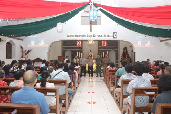 Pelaksanaan Ibadah Misa Malam Natal 2023 di Indramayu Berjalan Kondusif