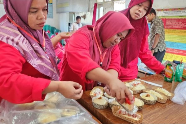 Capaian Program Unggulan Pe-Ri, Bupati Nina Agustina Cetak 2.070 Purna PMI Jadi Wirausahawan Baru