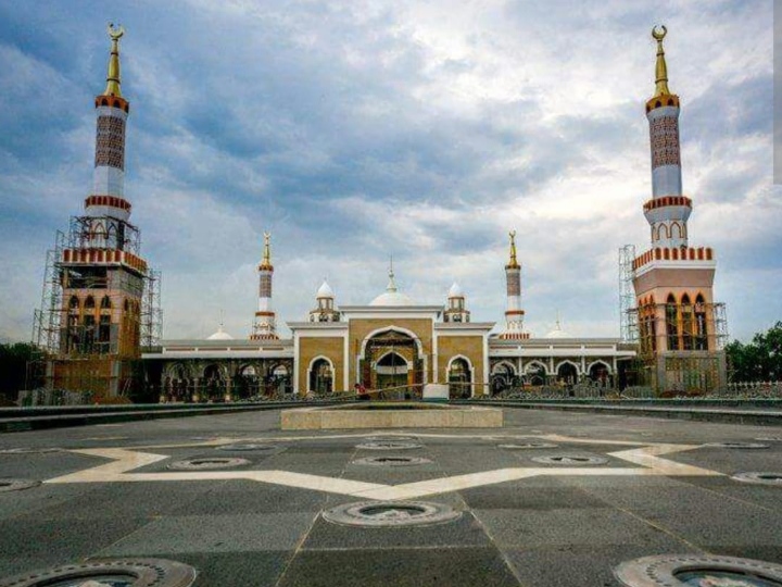 Awas! Jangan dekati Area Pembatas, Masjid Raya Islamic Center Indramayu Bakal dipercantik Awas! Jangan dekati Area Pembatas, Masjid Raya Islamic Center Indramayu Bakal dipercantik