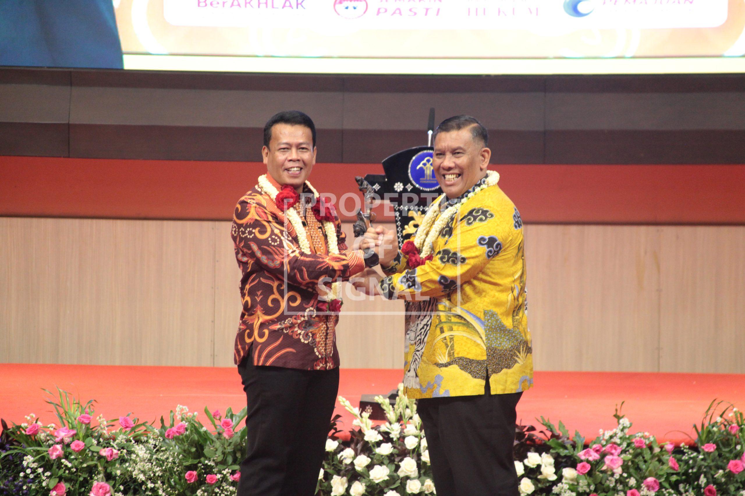 Kalapas Indramayu Hadiri Pisah Sambut Kakanwil Kemenkumham Jabar Kalapas Indramayu Hadiri Pisah Sambut Kakanwil Kemenkumham Jabar
