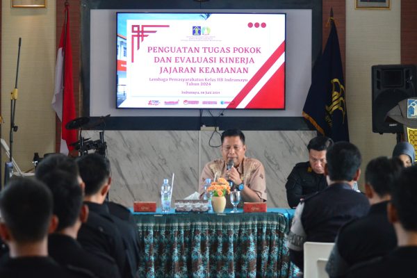 Tingkatkan Kinerja, Kalapas Indramayu Beri Penguatan & Evaluasi Kepada Jajaran Petugas Pengamanan