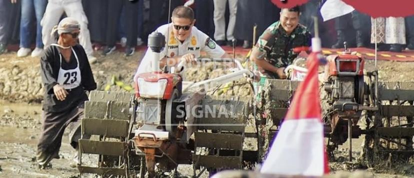 Seru dan Meriah Pesta Tani Indramayu Gelar Kejuaraan Balap Traktor Seru dan Meriah Pesta Tani Indramayu Gelar Kejuaraan Balap Traktor