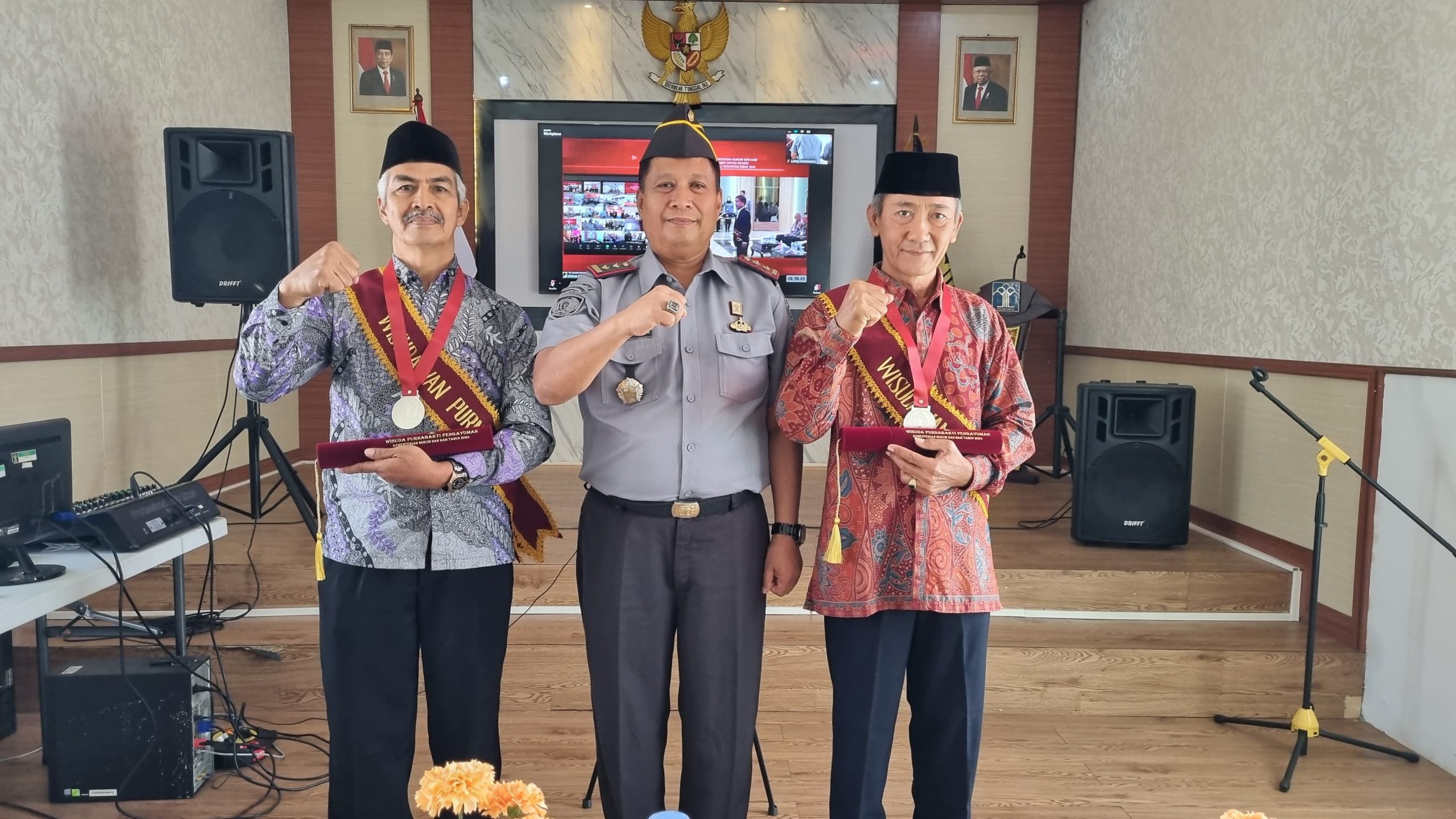 Wujud Apresiasi Terhadap Pegawai, Lapas Indramayu Gelar Wisuda Purnabhakti Pengayoman Tahun 2024 Wujud Apresiasi Terhadap Pegawai, Lapas Indramayu Gelar Wisuda Purnabhakti Pengayoman Tahun 2024