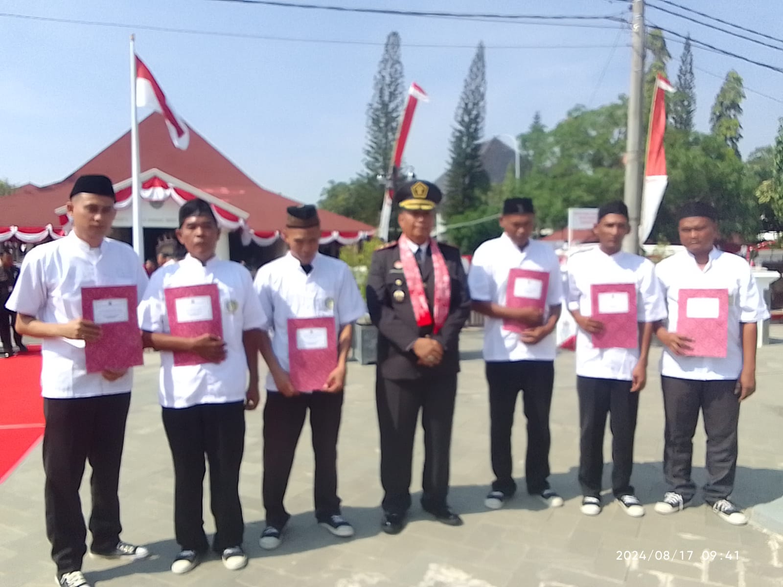 6 WBP Lapas Indramayu Bebas di Hari Kemerdekaan RI 6 WBP Lapas Indramayu Bebas di Hari Kemerdekaan RI