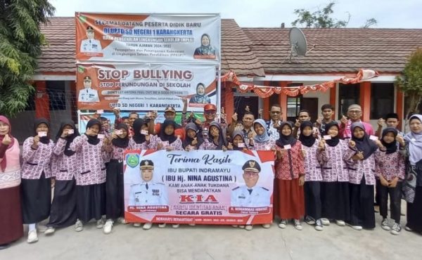 Peduli Anak Indramayu, Pemerintah Kecamatan Tukdana Berikan KIA Gratis dan Sosialisasi Stop Bullying