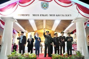 Upacara Taptu dan Pawai Obor Tradisi Menyambut Kemerdekaan Upacara Taptu dan Pawai Obor Tradisi Menyambut Kemerdekaan