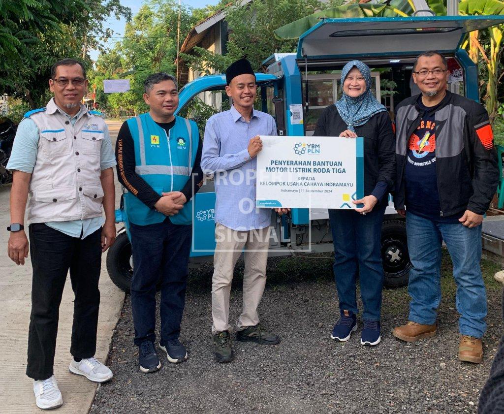 Dorong UMKM Indramayu Berkembang: PLN Serahkan Kendaraan Roda Tiga untuk Percepat Distribusi Ikan Olahan Dorong UMKM Indramayu Berkembang: PLN Serahkan Kendaraan Roda Tiga untuk Percepat Distribusi Ikan Olahan
