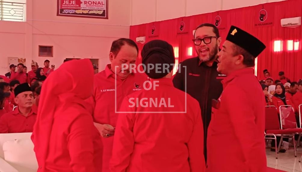 Target Menang Pilgub Dan Pilbup 2024, Ono Surono: DPC Sampai Anak Ranting Wajib Bergerak. Target Menang Pilgub Dan Pilbup 2024, Ono Surono: DPC Sampai Anak Ranting Wajib Bergerak.