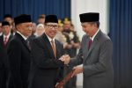 Penjabat Gubernur Jawa Barat Kukuhkan Dedy Taufik Kurohman Jadi Pjs. Bupati Indramayu