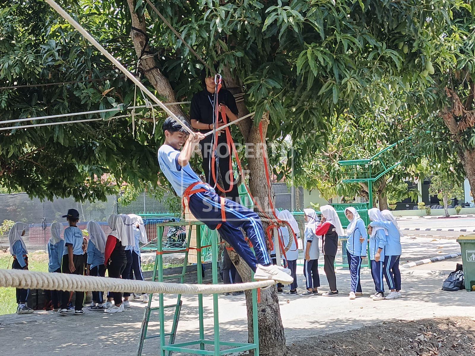 Kodim 0616 Indramayu Ajak SMP SATAP 1 Cantigi Ikuti Program Pembentukan Karakter. Kodim 0616 Indramayu Ajak SMP SATAP 1 Cantigi Ikuti Program Pembentukan Karakter.