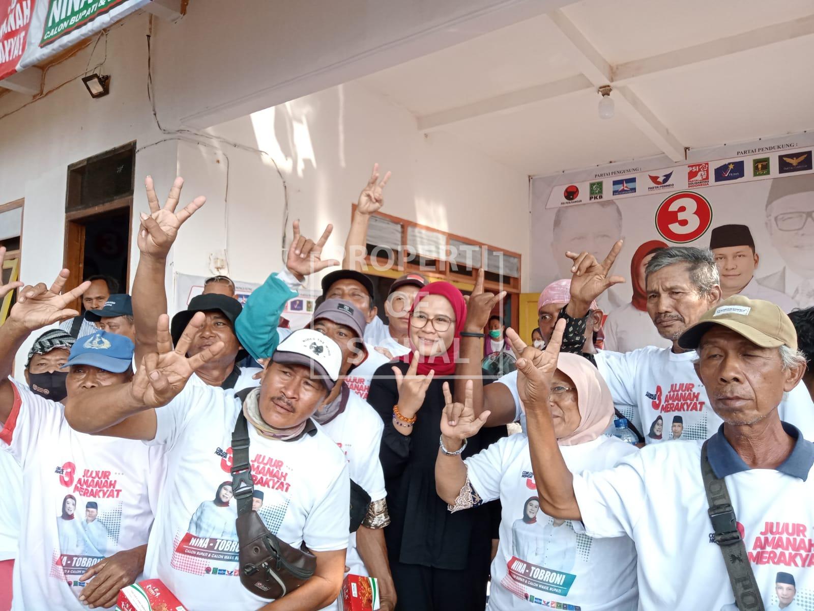 RATUSAN TUKANG BECAK, SUPIR ANGKOT HINGGA JURU PARKIR DUKUNG NINA – TOBRONI RATUSAN TUKANG BECAK, SUPIR ANGKOT HINGGA JURU PARKIR DUKUNG NINA – TOBRONI