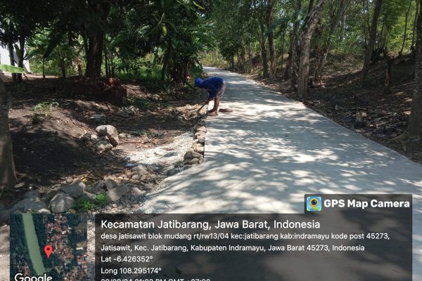 Jalan Desa Jatisawit Blok Mudang Kini Di Cor, Impian Warga Terealisasi.