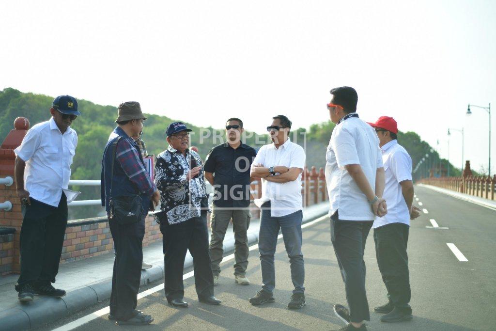 Kunjungi Bendungan Cipanas, Pjs. Bupati Indramayu Percepat Penanganan Irigasi Untuk Petani Kunjungi Bendungan Cipanas, Pjs. Bupati Indramayu Percepat Penanganan Irigasi Untuk Petani