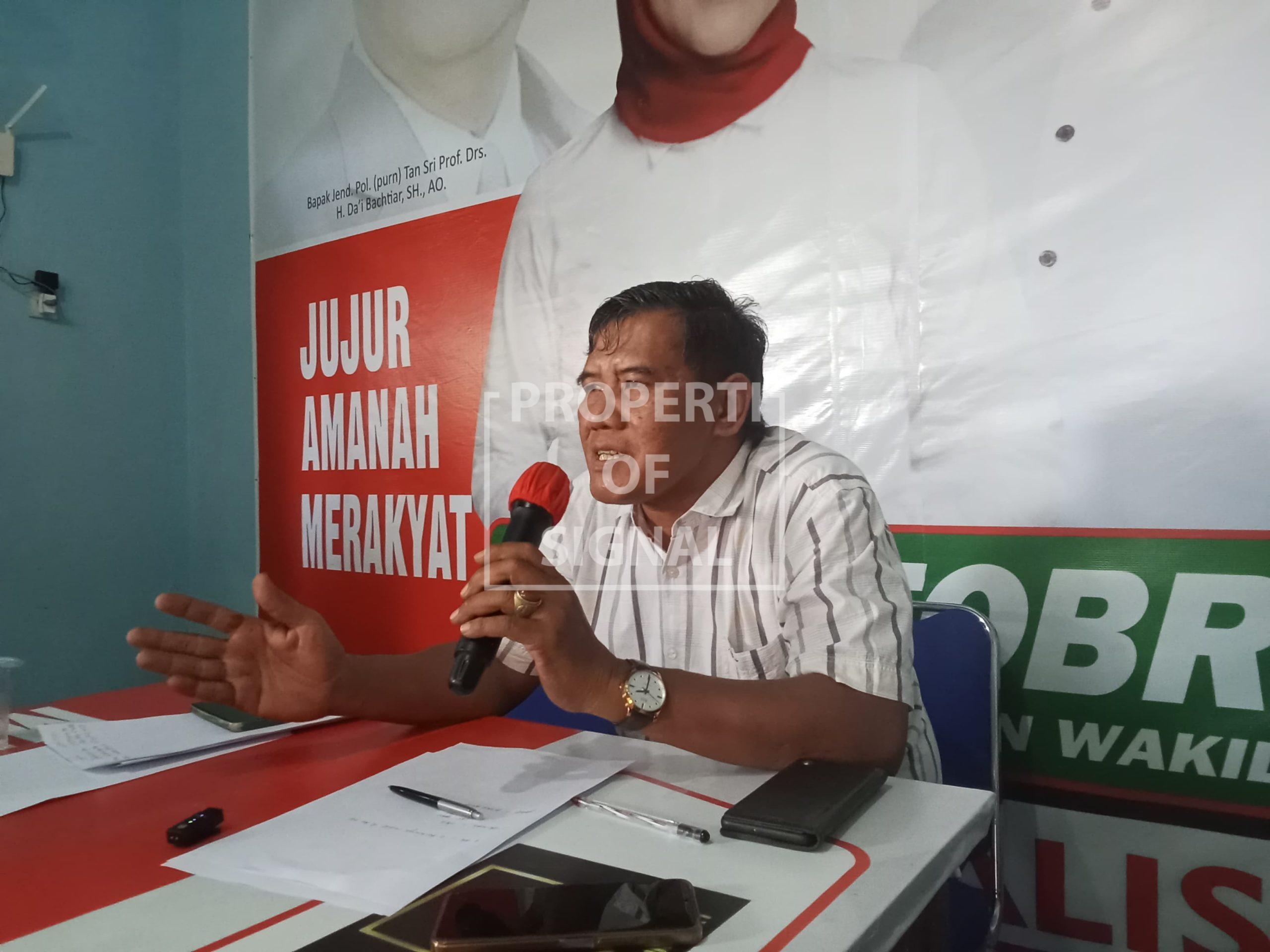 Orang Dekat Bongkar Bongkaran Soal Cabup Lucky Hakim. Efendi : “Lucky Mundur Menerima 2,5 M” Orang Dekat Bongkar Bongkaran Soal Cabup Lucky Hakim. Efendi : “Lucky Mundur Menerima 2,5 M”