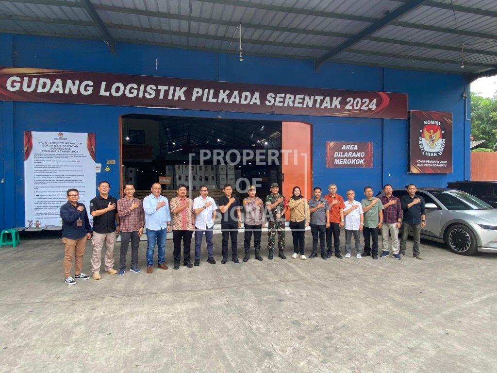 Pastikan Aman, Pjs. Bupati Indramayu Monitoring Gudang Logistik Pilkada Pastikan Aman, Pjs. Bupati Indramayu Monitoring Gudang Logistik Pilkada