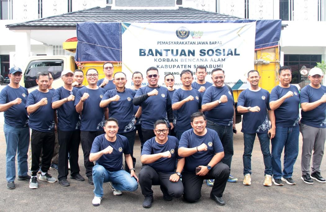 Kalapas Indramayu Bersama Kakanwil Kemenkumham Jabar Bantu Korban Banjir di Sukabumi Kalapas Indramayu Bersama Kakanwil Kemenkumham Jabar Bantu Korban Banjir di Sukabumi