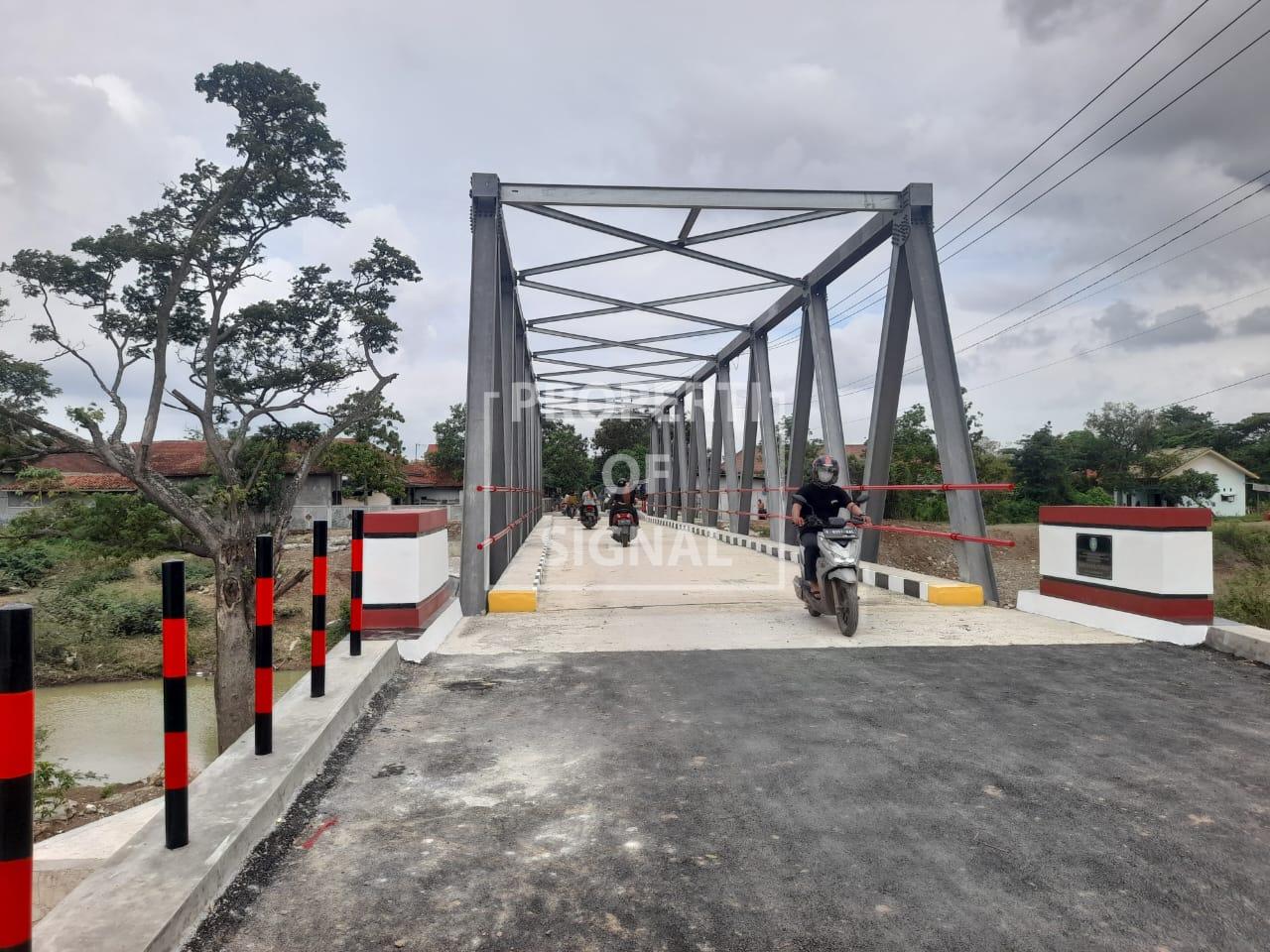 Megahnya Jembatan Kali Perawan II, Melebihi Harapan Warga. Megahnya Jembatan Kali Perawan II, Melebihi Harapan Warga.