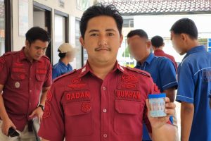 Pastikan Bebas Narkoba, Petugas & Warga Binaan Lapas Indramayu Jalani Test Urine