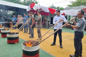 Dukung Upaya Pencegahan Tindak Kriminal, Kalapas Indramayu Hadiri Pemusnahan BB di Kejaksaan