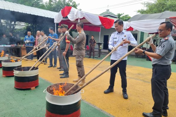 Dukung Upaya Pencegahan Tindak Kriminal, Kalapas Indramayu Hadiri Pemusnahan BB di Kejaksaan