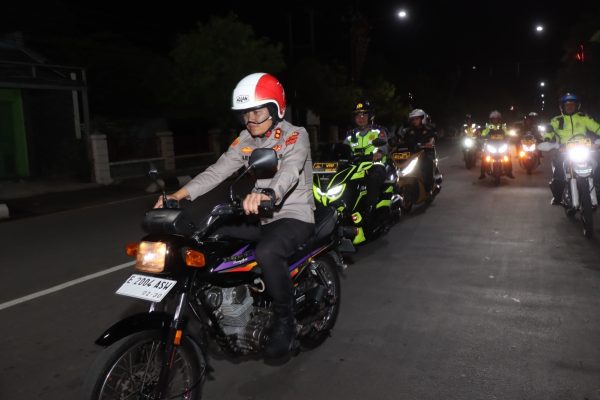 Pimpin Patroli, Kapolres Indramayu Pastikan Keamanan Ibadah Paskah Umat Kristiani