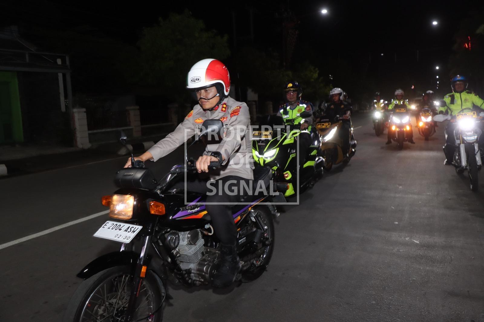 Pimpin Patroli, Kapolres Indramayu Pastikan Keamanan Ibadah Paskah Umat Kristiani Pimpin Patroli, Kapolres Indramayu Pastikan Keamanan Ibadah Paskah Umat Kristiani