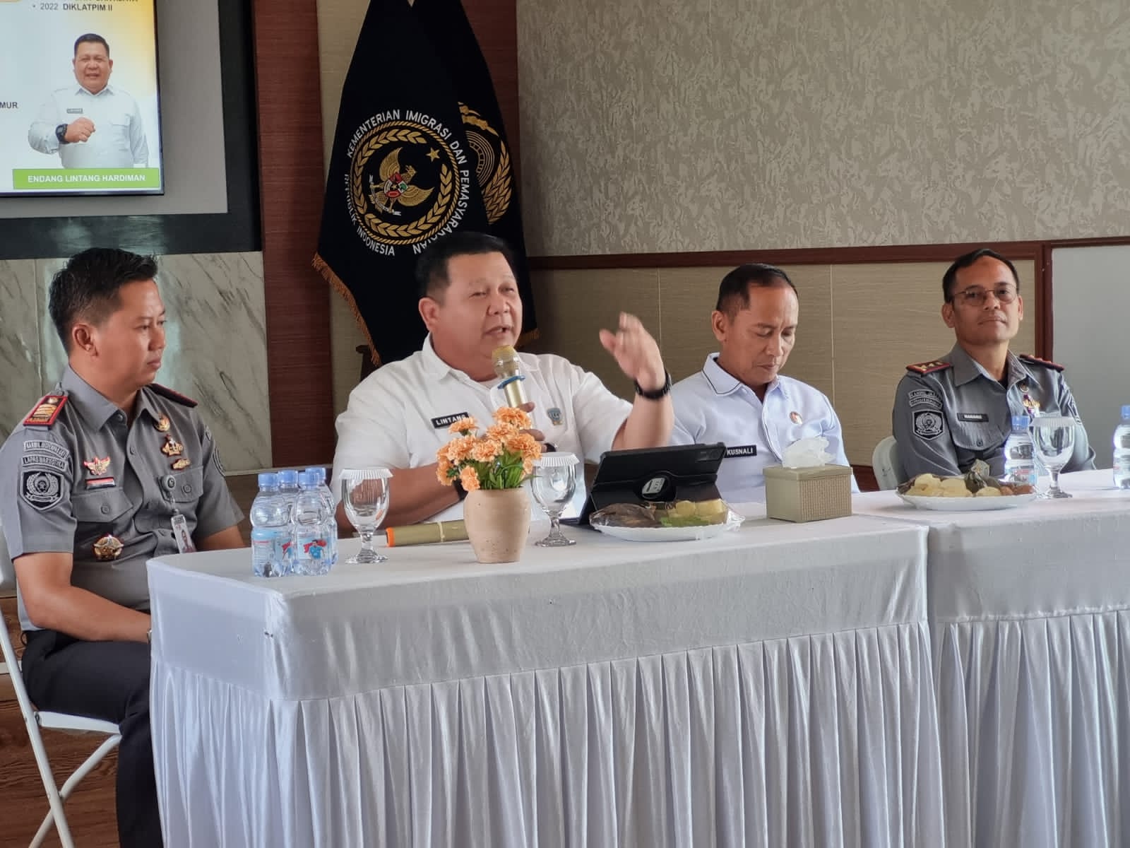 Lapas Indramayu Terima Pengarahan Serta Penguatan Dari Irwil IV Kemenimipas & Kakanwil Ditjenpas Jabar Lapas Indramayu Terima Pengarahan Serta Penguatan Dari Irwil IV Kemenimipas & Kakanwil Ditjenpas Jabar