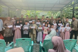 Peduli Anak Yatim, KUA Balongan berikan santunan kepada 24 Anak Yatim
