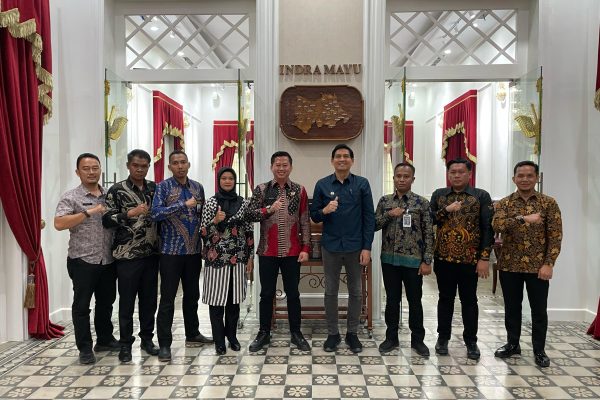 Perkuat Sinergi, Kalapas Indramayu & Jajaran Kunjungi Bupati Lucky Hakim