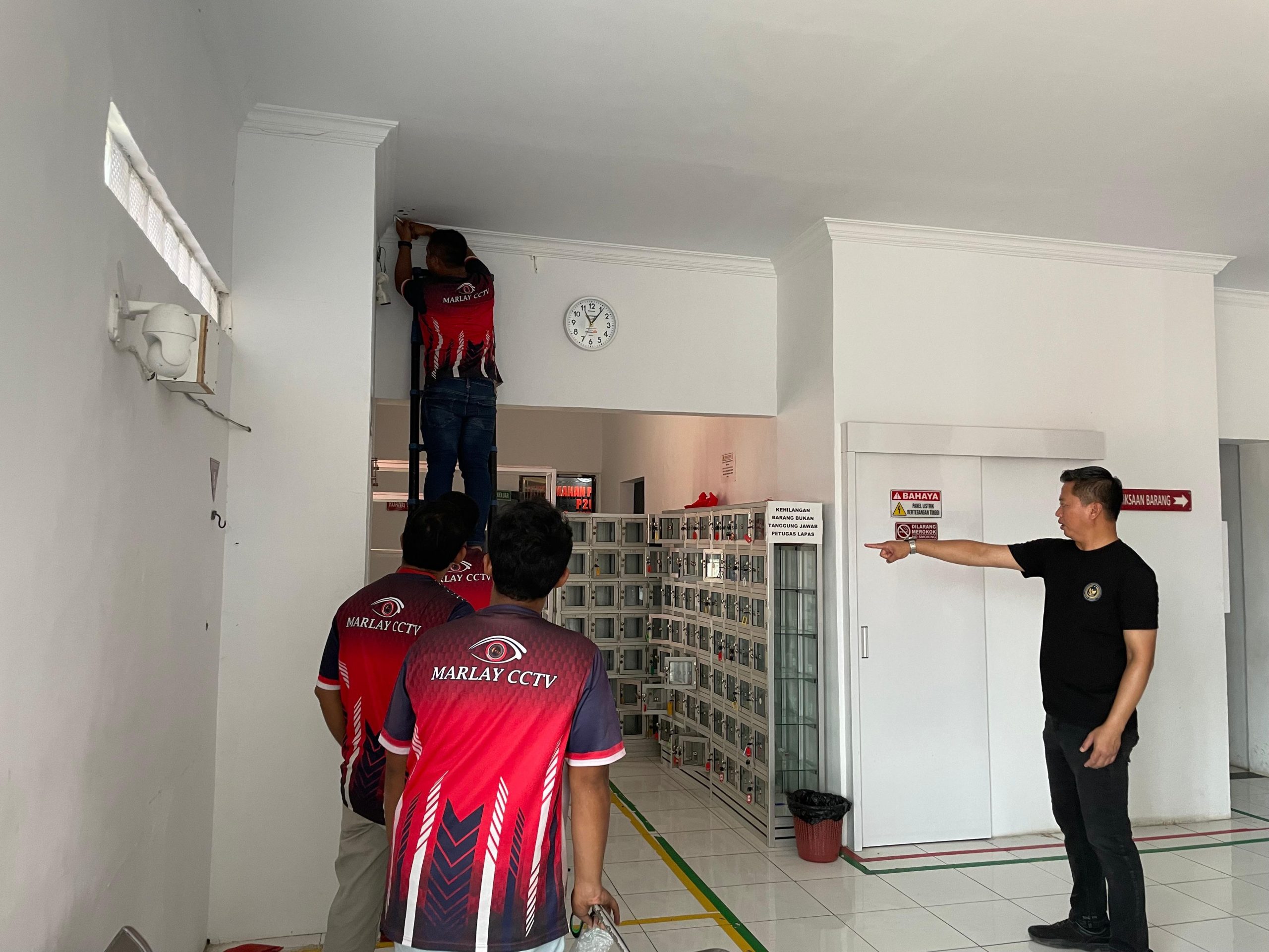 Pastikan Kondusifitas dan Keamanan, Lapas Indramayu Lakukan Pemeliharaan Perangkat CCTV Pastikan Kondusifitas dan Keamanan, Lapas Indramayu Lakukan Pemeliharaan Perangkat CCTV