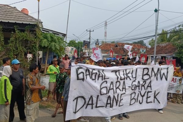 Tuntut Transparansi Anggaran Dana Desa, Ratusan Warga Desa Sukaslamet Geruduk Kantor Kuwu