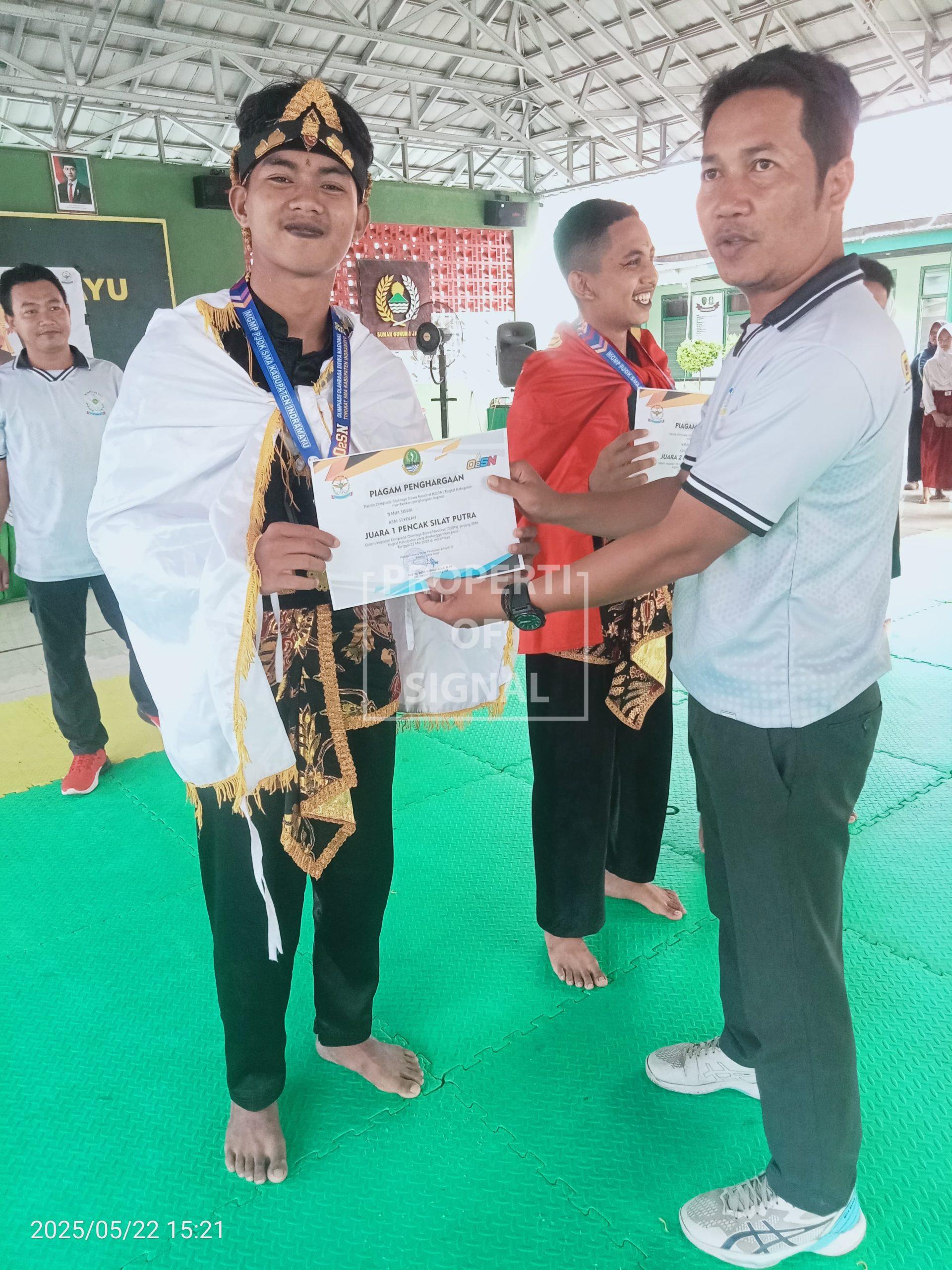 Muhammad Bagus Irwanto Siswa SMAN 1 Anjatan Berhasil Meraih Juara 1 Pencak Silat O2SN Tingkat Kabupaten Indramayu Muhammad Bagus Irwanto Siswa SMAN 1 Anjatan Berhasil Meraih Juara 1 Pencak Silat O2SN Tingkat Kabupaten Indramayu