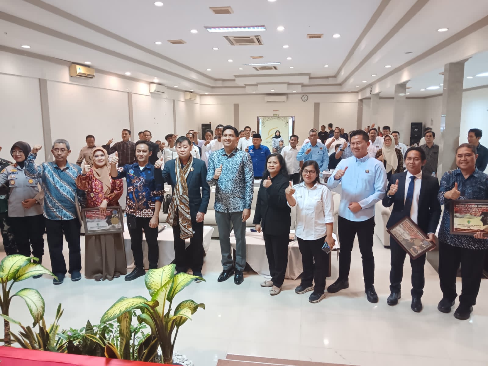 Kalapas Indramayu Hadiri Pembukaan UKW Anggota PJI Angkatan 9 Kalapas Indramayu Hadiri Pembukaan UKW Anggota PJI Angkatan 9