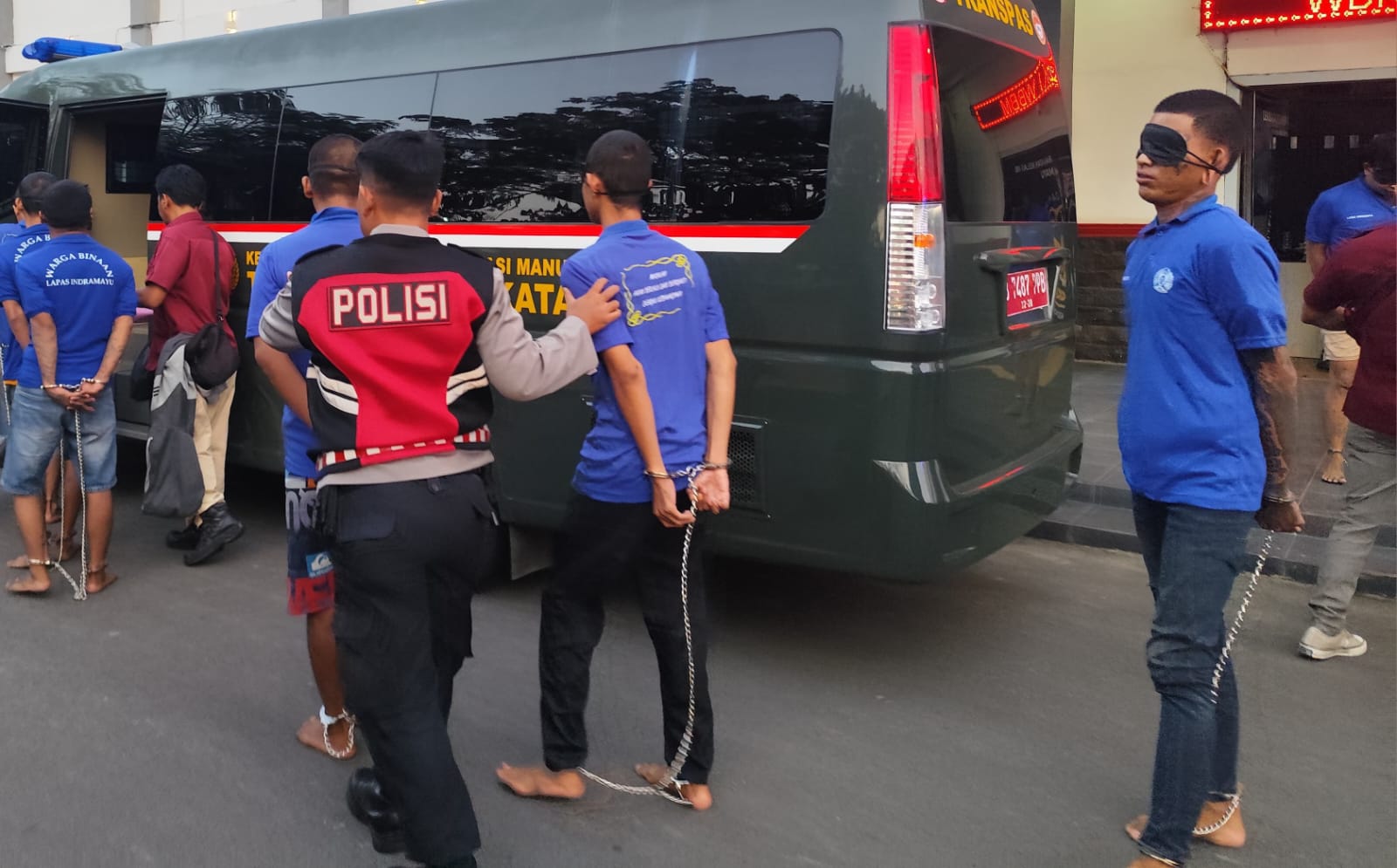 Tangani Overcapacity dan Pelihara Keamanan Ketertiban, Lapas Indramayu Pindahkan 35 Warga Binaan Tangani Overcapacity dan Pelihara Keamanan Ketertiban, Lapas Indramayu Pindahkan 35 Warga Binaan