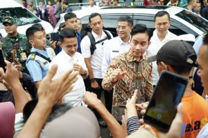 Wapres Gibran Rakabuming Tinjau Program Cek Kesehatan Gratis di Puskesmas Margadadi
