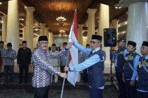 Wabup Indramayu Lepas 445 Calon Haji Kloter 19