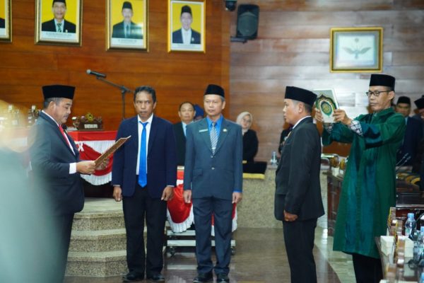 Rapat Paripurna DPRD Kukuhkan Carwan Sebagai Pengganti Antar Waktu, Bupati Indramayu: “Perkuat Sinergi Eksekutif dan Legislatif”