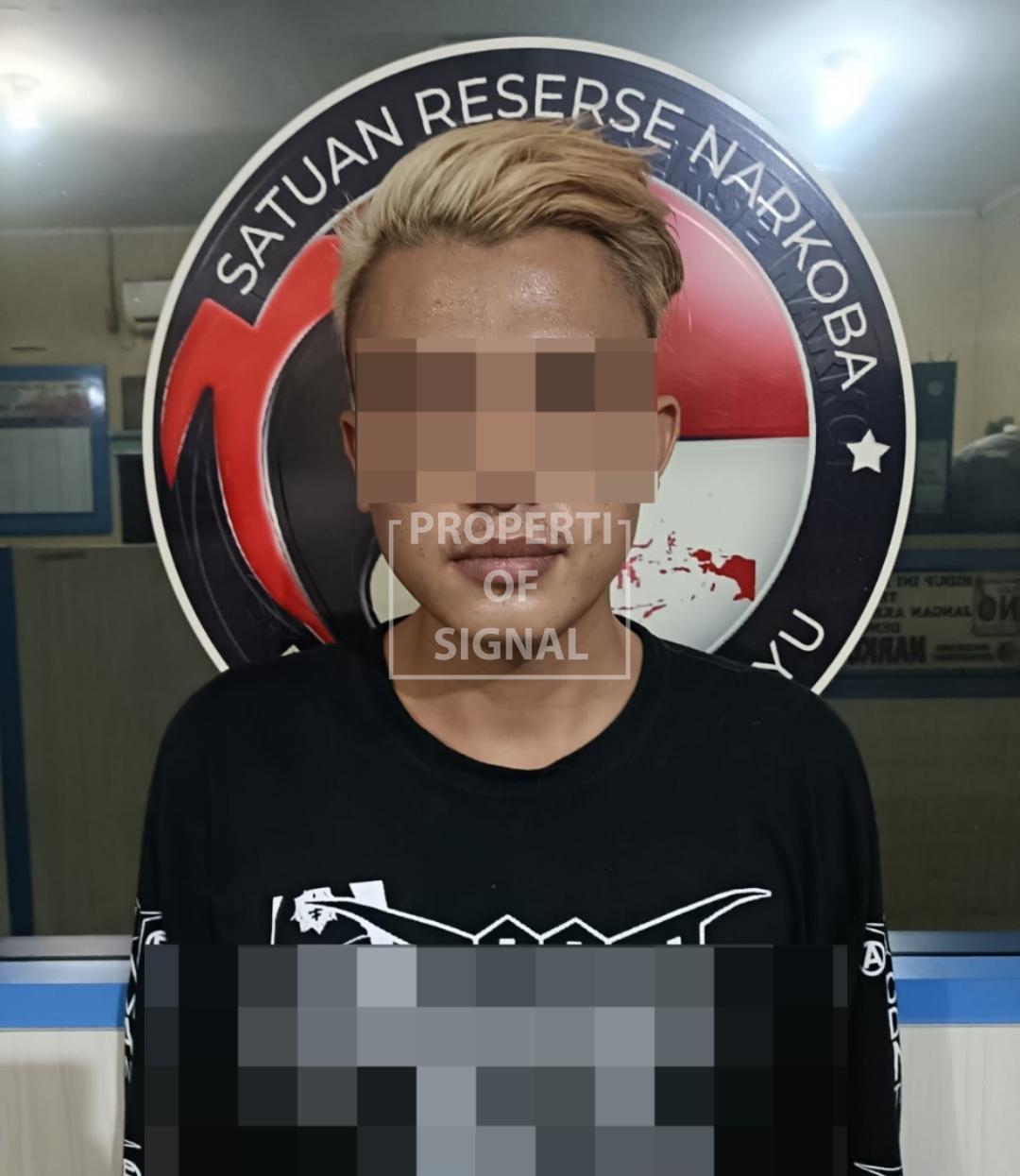 Sat Res Narkoba Polres Indramayu Bekuk Pengedar Sabu di Sukra, Barang Bukti Disembunyikan dalam Bungkus Kopi Sat Res Narkoba Polres Indramayu Bekuk Pengedar Sabu di Sukra, Barang Bukti Disembunyikan dalam Bungkus Kopi