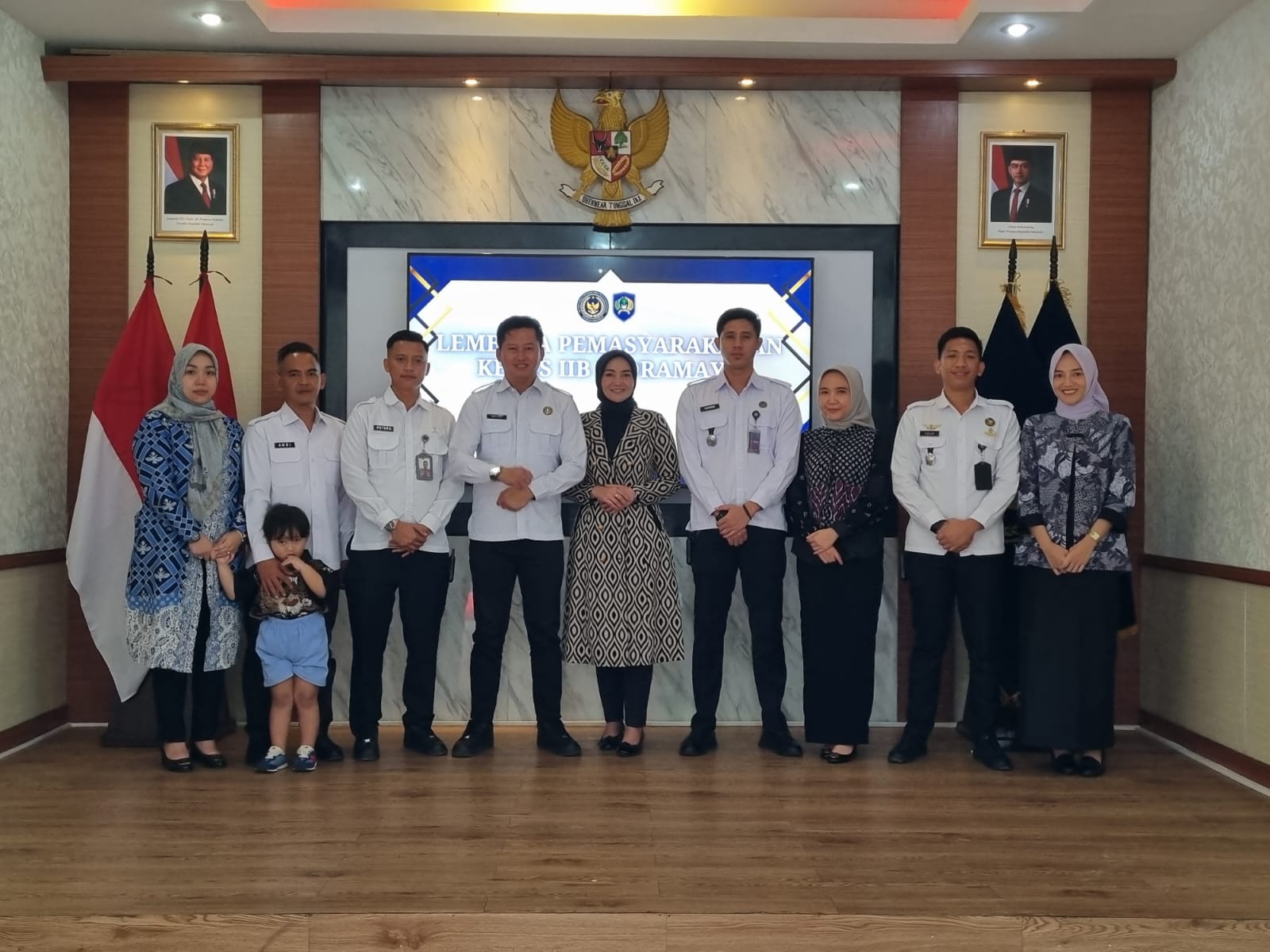 Beri Penghormatan Atas Dedikasi Yang Diberikan, Lapas Indramayu Gelar Lepas Sambut dan Pengantar Purna Bakti Beri Penghormatan Atas Dedikasi Yang Diberikan, Lapas Indramayu Gelar Lepas Sambut dan Pengantar Purna Bakti